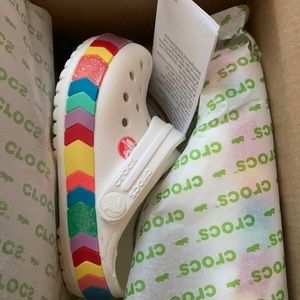 NWT Croc Chevron Size 6